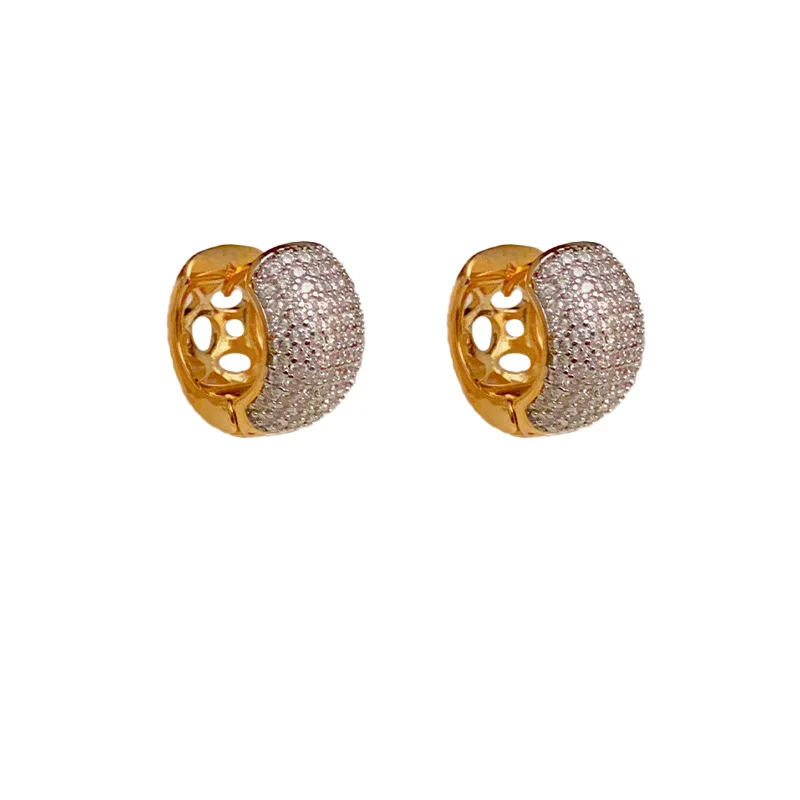 boucles d'oreilles en micro cercles incrustés de haute qualité, exquises, simples, exquises, du japon et de la corée du sud, design unique et à la mode boucles d'oreilles en micro cercles incrustés de haute qualité, exquises, simples, exquises, du japon et de la corée du sud, design unique et à la mode