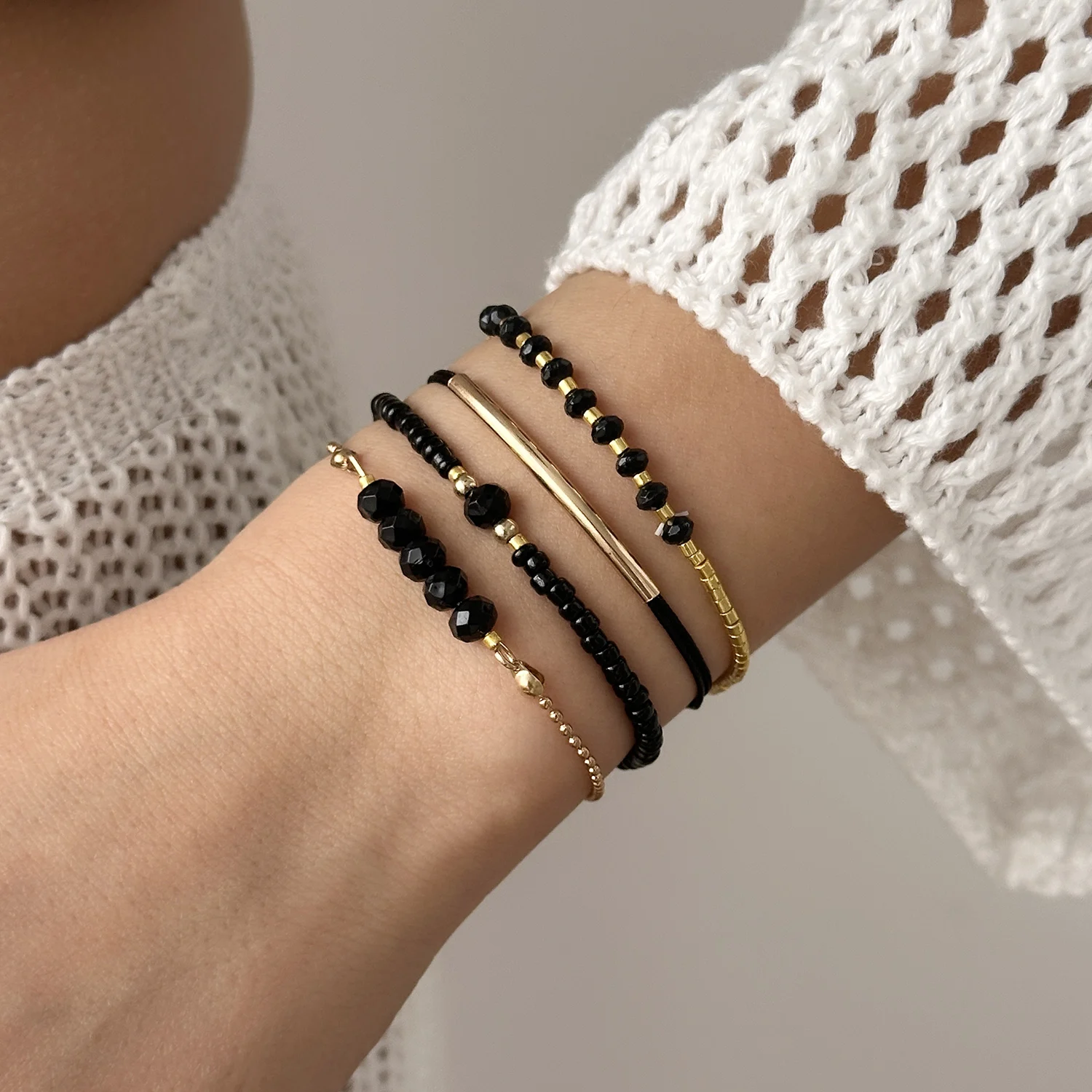 ensemble de bracelets en pierre de verre noir fait à la main pour femmes, bohème multicouche empilé, chaîne à maillons en perles de riz, bijoux à la mode ensemble de bracelets en pierre de verre noir fait à la main pour femmes, bohème multicouche empilé, chaîne à maillons en perles de riz, bijoux à la mode
