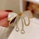 Butterfly Knot Anti-Exposure Brooch for Women, High-End French Vintage Style Elegant Temperament Anti-Exposure Pin Butterfly Knot Anti-Exposure Brooch for Women, High-End French Vintage Style Elegant Temperament Anti-Exposure Pin