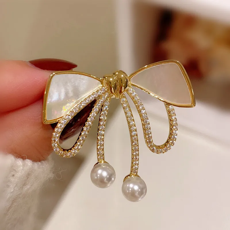 Butterfly Knot Anti-Exposure Brooch for Women, High-End French Vintage Style Elegant Temperament Anti-Exposure Pin Butterfly Knot Anti-Exposure Brooch for Women, High-End French Vintage Style Elegant Temperament Anti-Exposure Pin