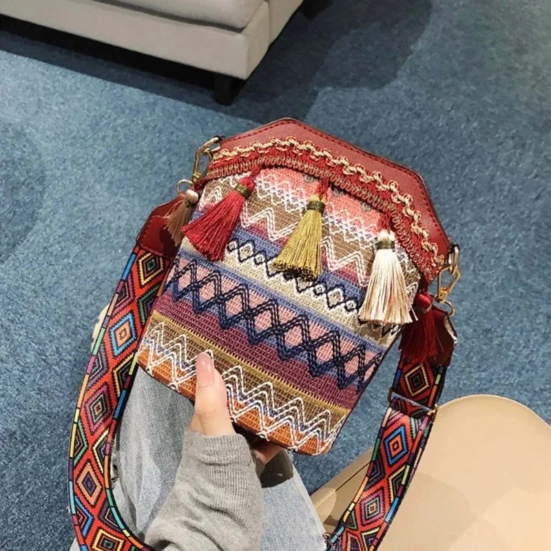 sac à bandoulière ethnique tissé à la main pour femmes, sac à main pour dames, sac à main pour filles, hip hélicoptère, sacs initiés, pompon, vintage, national sac à bandoulière ethnique tissé à la main pour femmes, sac à main pour dames, sac à main pour filles, hip hélicoptère, sacs initiés, pompon, vintage, national