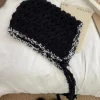 japonais fait à la main au crochet contrasté tricoté pull chapeau mignon à lacets couvre chef laine épaisse montrant le visage petite casquette de bombardier