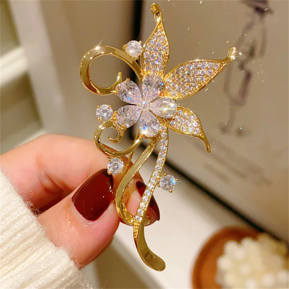 broche rétro exquise en forme de fleur de bauhinia, 1 pièce, élégante, romantique, breloque, bijoux tendance, accessoires, cadeau de fête d'anniversaire, festival broche rétro exquise en forme de fleur de bauhinia, 1 pièce, élégante, romantique, breloque, bijoux tendance, accessoires, cadeau de fête d'anniversaire, festival