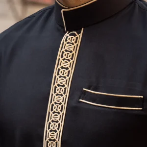 2025Islamic musulman arabe hommes robe à manches longues brodé col montant arabe thobe pour hommes