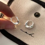 Boucles d’oreilles en argent Sterling 925 pour femmes, cerceau d’oreille polyvalent, doux fille, bijoux à la mode, cadeaux du nouvel an, accessoires Boucles d’oreilles en argent Sterling 925 pour femmes, cerceau d’oreille polyvalent, doux fille, bijoux à la mode, cadeaux du nouvel an, accessoires