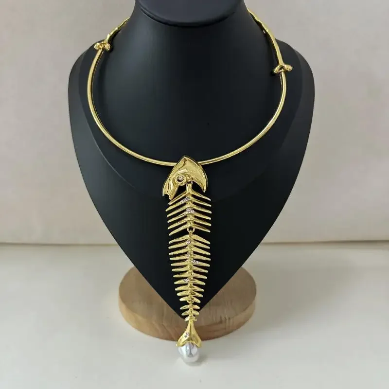 bijoux à la mode, marque exagérée, collier de déclaration, nouveauté, design en alliage, grand pendentif en os de poisson, ras du cou pour femmes bijoux à la mode, marque exagérée, collier de déclaration, nouveauté, design en alliage, grand pendentif en os de poisson, ras du cou pour femmes