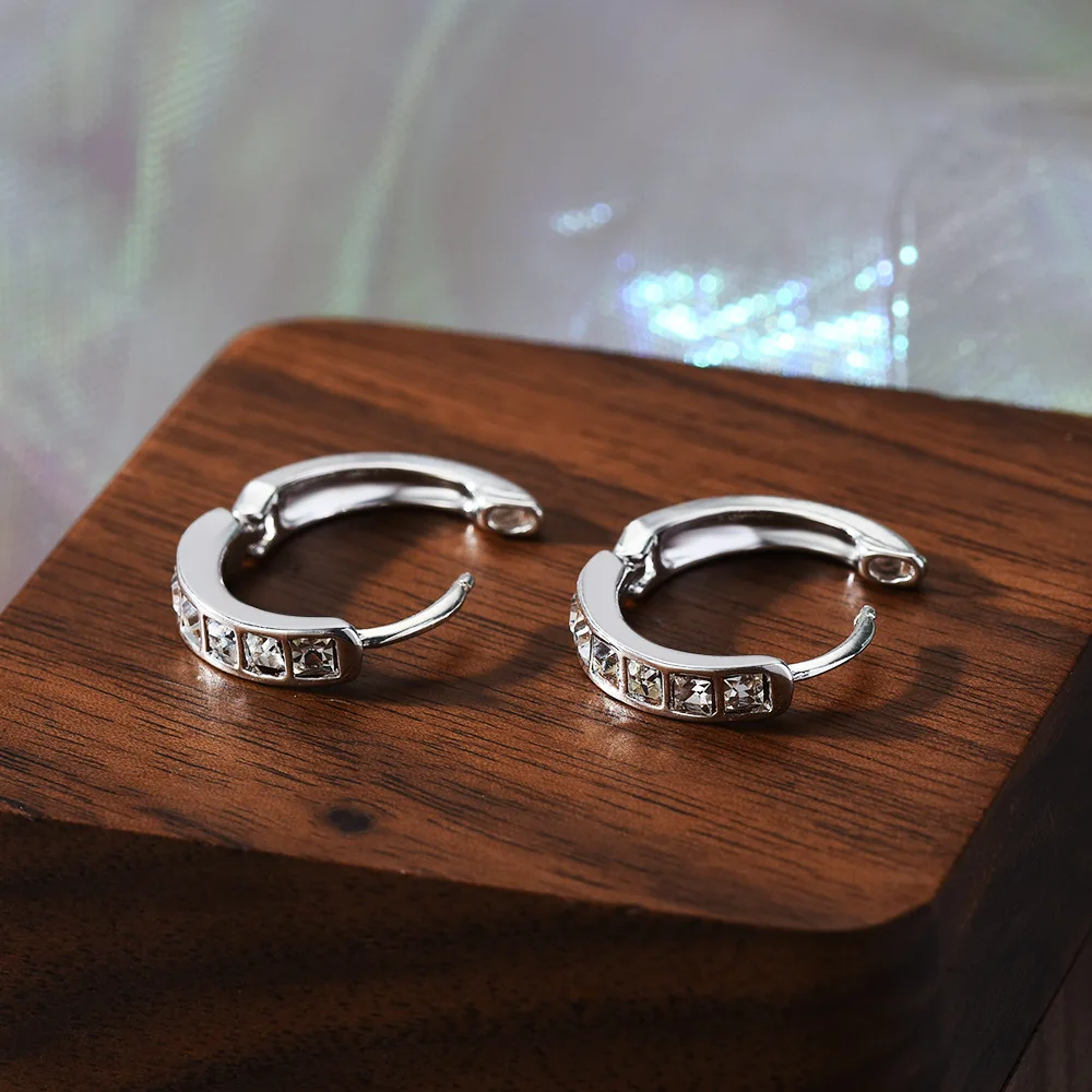 boucles d'oreilles en argent sterling 925 et zircon brillant pour femmes, rondes, circulaires, à la mode, bijoux élégants, cadeaux de fête d'anniversaire, nouvelle collection boucles d'oreilles en argent sterling 925 et zircon brillant pour femmes, rondes, circulaires, à la mode, bijoux élégants, cadeaux de fête d'anniversaire, nouvelle collection
