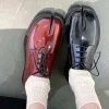 Tabi Ninja – chaussures unisexes pour hommes et femmes, mocassins à semelle épaisse et bout fendu, mocassins en cuir verni pour Couple, chaussures de marche en plein air