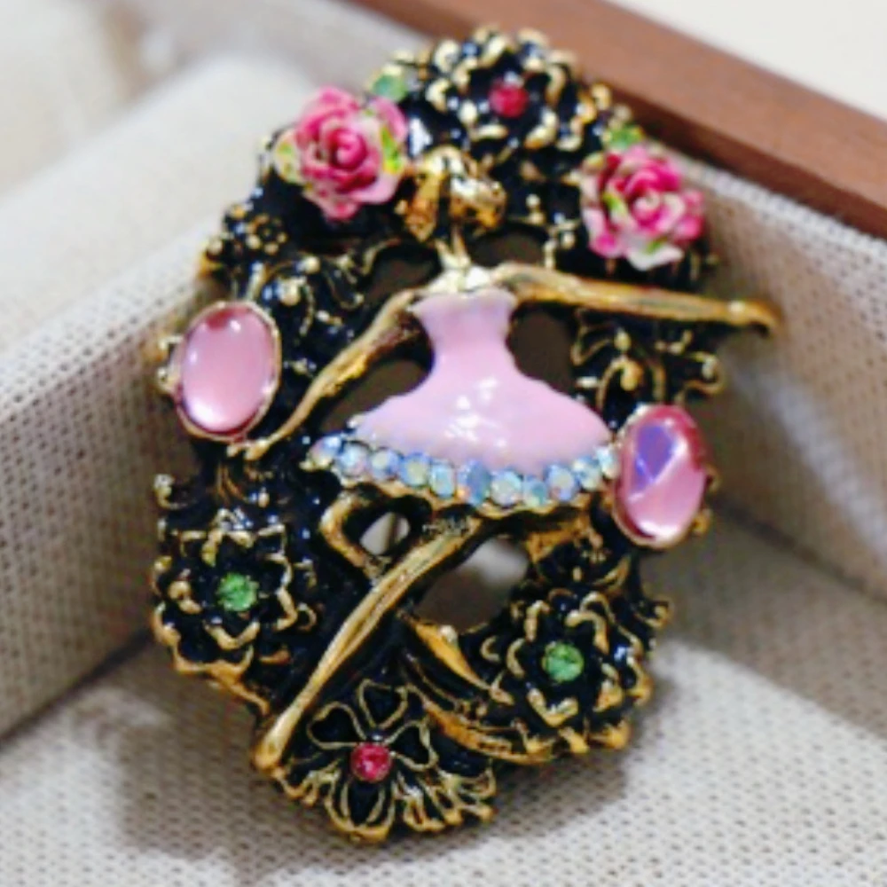 Broche de danseuse ajourée de beauté de luxe baroque pour hommes et femmes, accessoires de bijoux, mariage, vacances, fête, couple, cadeau surprise Broche de danseuse ajourée de beauté de luxe baroque pour hommes et femmes, accessoires de bijoux, mariage, vacances, fête, couple, cadeau surprise