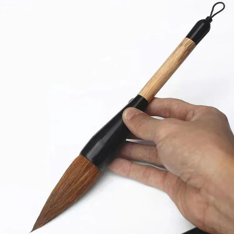 Grand pinceau de calligraphie, stylo chinois, belette, loup, laine, ours, cheveux, grand caractère, brosse d’écriture pour Couplets du Festival du printemps Grand pinceau de calligraphie, stylo chinois, belette, loup, laine, ours, cheveux, grand caractère, brosse d’écriture pour Couplets du Festival du printemps