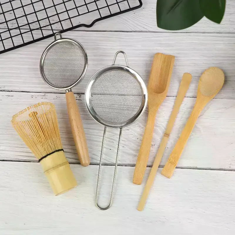 ensemble de fouets matcha en bambou fait à la main, cuillère à thé traditionnelle, passoire à thé profonde, support de rangement pour fouet transparent, 4 pièces ensemble de fouets matcha en bambou fait à la main, cuillère à thé traditionnelle, passoire à thé profonde, support de rangement pour fouet transparent, 4 pièces