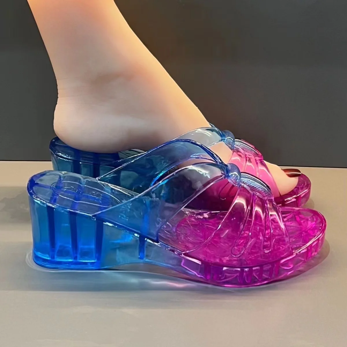sandales à talons hauts pour femmes, chaussures d'été en gelée, pantoufles plates, tongs de maison, sandales rétro d'extérieur, pantoufles transparentes sandales à talons hauts pour femmes, chaussures d'été en gelée, pantoufles plates, tongs de maison, sandales rétro d'extérieur, pantoufles transparentes