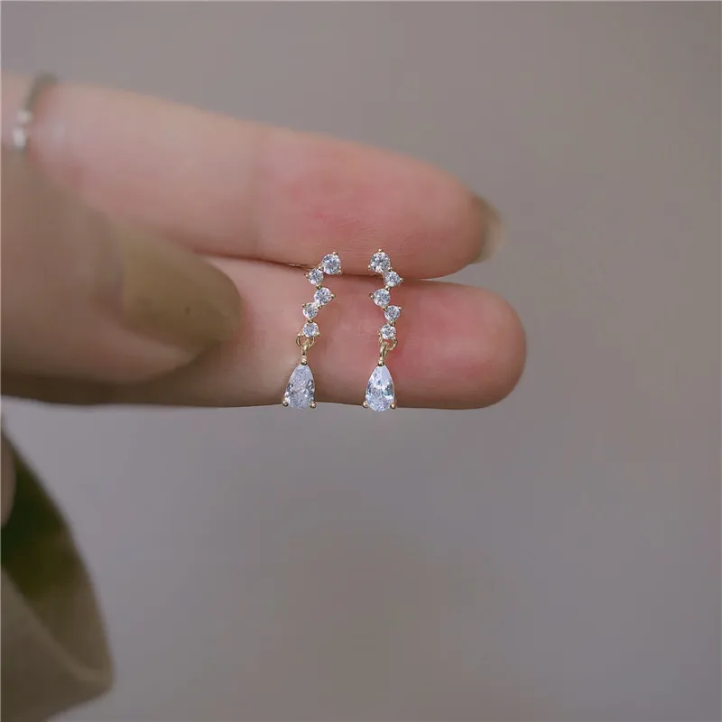 boucles d'oreilles japonaises en argent sterling 925, placage de pampilles en cristal exquis, or 14 carats, tempérament pour femmes, bijoux de fête assortis boucles d'oreilles japonaises en argent sterling 925, placage de pampilles en cristal exquis, or 14 carats, tempérament pour femmes, bijoux de fête assortis
