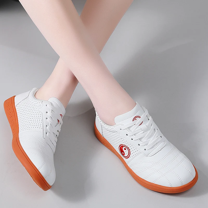 chaussures de taekwondo professionnelles, chaussures tai chi unisexes, chaussures de sport de karaté tai chi d'arts martiaux kung fu en plein air chaussures de taekwondo professionnelles, chaussures tai chi unisexes, chaussures de sport de karaté tai chi d'arts martiaux kung fu en plein air