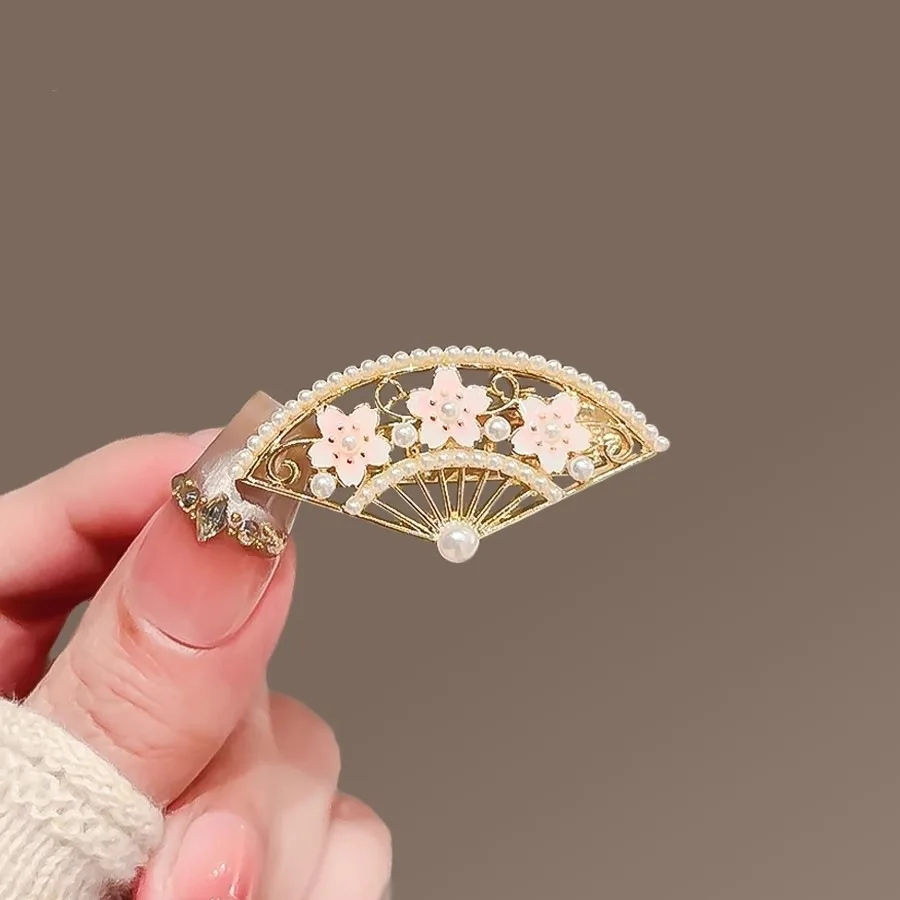 Pince à cheveux en forme d’éventail pour femmes, pince à frange latérale Super féerique, pince à bec de canard en alliage quotidien, épingle à cheveux, accessoires pour cheveux Pince à cheveux en forme d’éventail pour femmes, pince à frange latérale Super féerique, pince à bec de canard en alliage quotidien, épingle à cheveux, accessoires pour cheveux