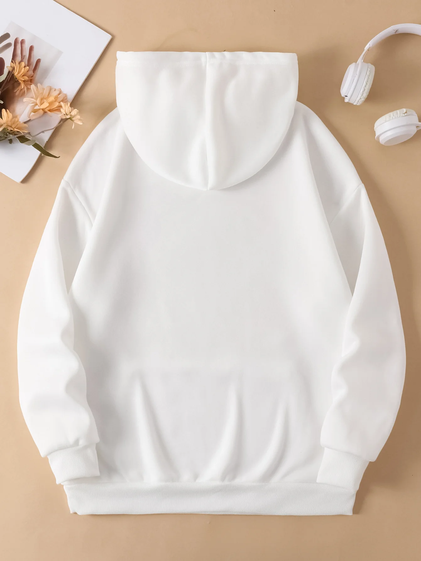 sweat à capuche imprimé de style frais avec nœud bleu créatif pour femmes, automne et hiver 2025, sweat à capuche à manches longues pour vêtements pour femmes sweat à capuche imprimé de style frais avec nœud bleu créatif pour femmes, automne et hiver 2025, sweat à capuche à manches longues pour vêtements pour femmes
