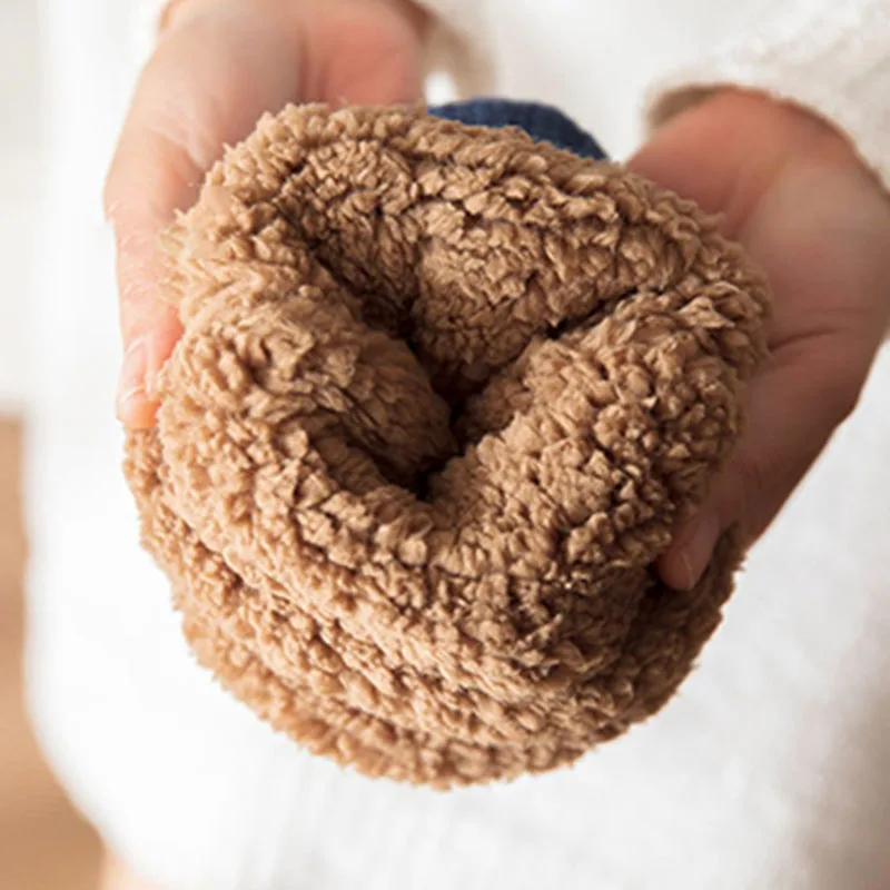 chaussettes de sol chaudes pour hommes et femmes, chaussettes de neige, tapis de sommeil, pantoufles, chaussettes de yoga antidérapantes, automne et hiver, 2024 chaussettes de sol chaudes pour hommes et femmes, chaussettes de neige, tapis de sommeil, pantoufles, chaussettes de yoga antidérapantes, automne et hiver, 2024