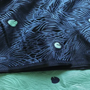 Tissu brocart 3D de 29 pouces de large, plumes de paon à motifs, Viscose Qipao, manteau de costume, sac à main Cosplay, matériel artisanal