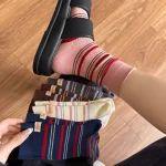 Chaussettes pour femmes japonais rétro décontracté rayures contrastées Harajuku polyvalent mode mi Tube chaussettes confortables pur coton chaussettes