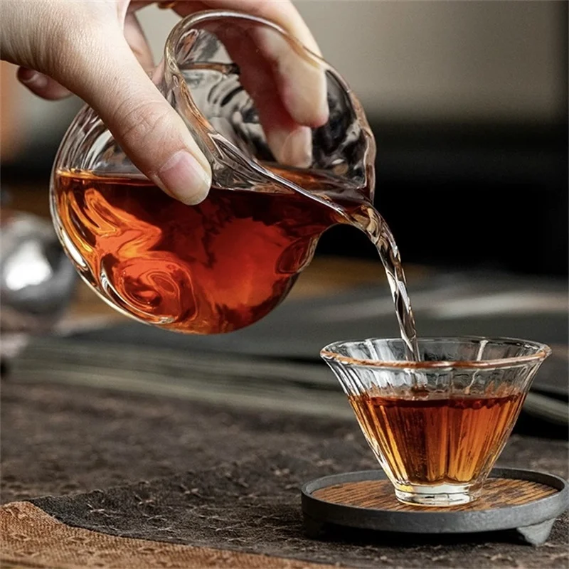 tasse juste japonaise de forme irrégulière de 180ml, distributeur de thé en verre à haute teneur en borosilicate résistant à la chaleur, service à thé chahai kung fu tasse juste japonaise de forme irrégulière de 180ml, distributeur de thé en verre à haute teneur en borosilicate résistant à la chaleur, service à thé chahai kung fu