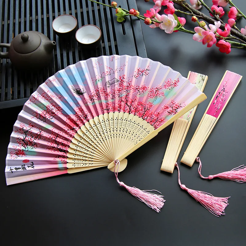 Éventail à main pliable de 7 pouces pour femme, style cheongsam japonais, vintage, en bambou Éventail à main pliable de 7 pouces pour femme, style cheongsam japonais, vintage, en bambou