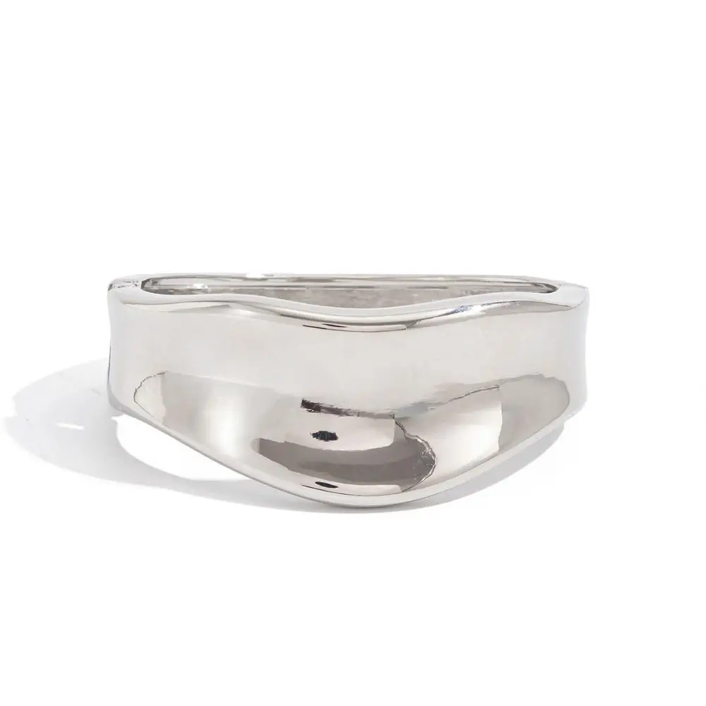 bracelet bohème en acrylique argenté, large et irrégulier, design minoritaire, style européen et américain, décoration d'anneau à main rétro bracelet bohème en acrylique argenté, large et irrégulier, design minoritaire, style européen et américain, décoration d'anneau à main rétro