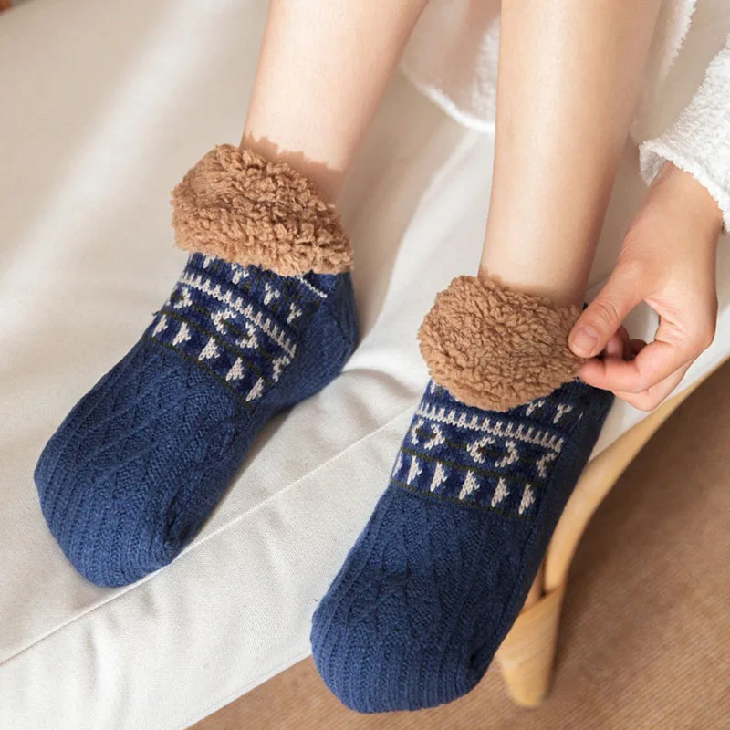 chaussettes de sol chaudes pour hommes et femmes, chaussettes de neige, tapis de sommeil, pantoufles, chaussettes de yoga antidérapantes, automne et hiver, 2024 chaussettes de sol chaudes pour hommes et femmes, chaussettes de neige, tapis de sommeil, pantoufles, chaussettes de yoga antidérapantes, automne et hiver, 2024