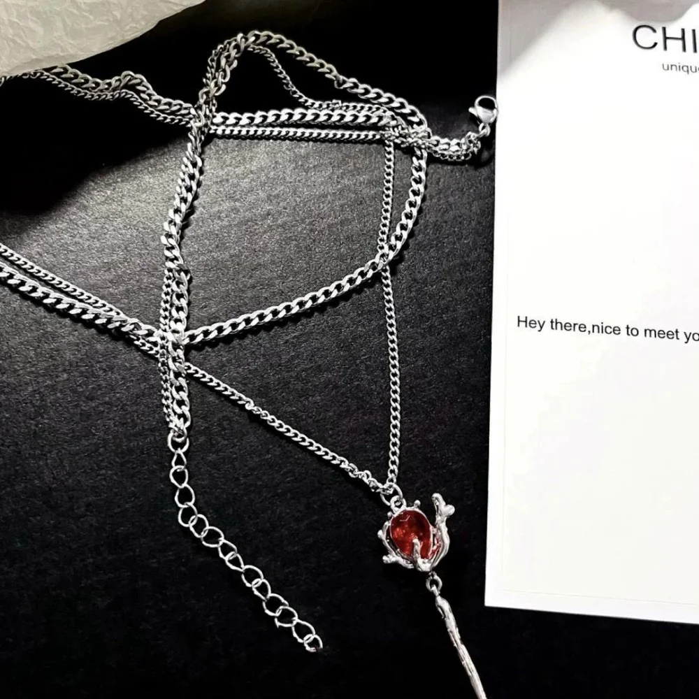 collier pendentif rose incrusté de strass de luxe à la mode, charmant bijoux de fête de banquet, chaîne de clavicule, cadeaux de vacances collier pendentif rose incrusté de strass de luxe à la mode, charmant bijoux de fête de banquet, chaîne de clavicule, cadeaux de vacances