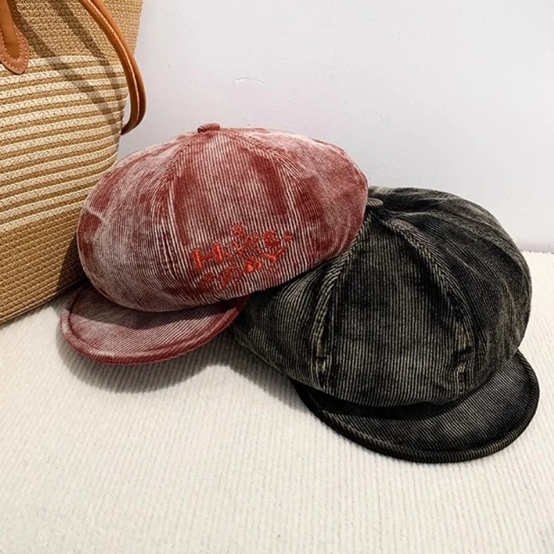 bérets octogonaux japonais en velours côtelé brodé pour femmes, mignon, décontracté, polyvalent, visage, petit chapeau de peintre rétro, printemps automne bérets octogonaux japonais en velours côtelé brodé pour femmes, mignon, décontracté, polyvalent, visage, petit chapeau de peintre rétro, printemps automne