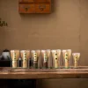 fouet à thé matcha japonais (chasen), cuillère à thé (chashaku), thé matcha