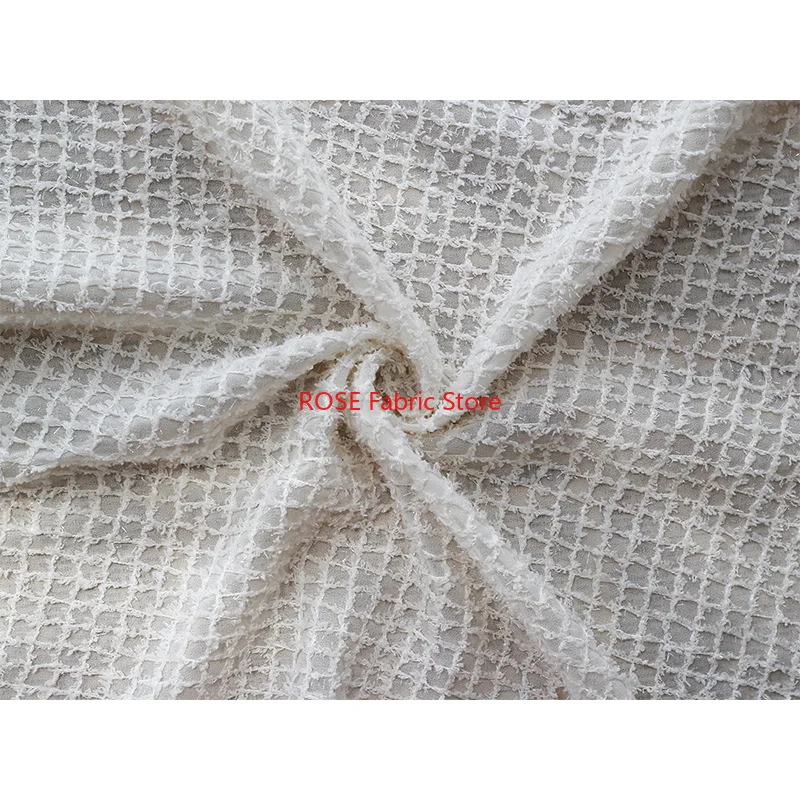 tissu en mousseline de soie au crochet avec pompon à motif écossais, tissu brodé à grille pour robe de mariée, robe de bal, haut de mariée, décoration d'intérieur tissu en mousseline de soie au crochet avec pompon à motif écossais, tissu brodé à grille pour robe de mariée, robe de bal, haut de mariée, décoration d'intérieur