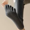 mode genou haute cinq doigts chaussettes pour hommes couleur unie rayé mollet chaussettes printemps été absorption de la sueur bout fendu chaussettes 5 orteils