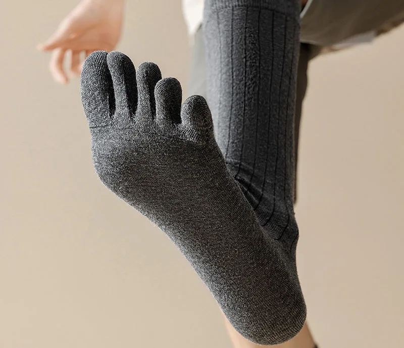 mode genou haute cinq doigts chaussettes pour hommes couleur unie rayé mollet chaussettes printemps été absorption de la sueur bout fendu chaussettes 5 orteils mode genou haute cinq doigts chaussettes pour hommes couleur unie rayé mollet chaussettes printemps été absorption de la sueur bout fendu chaussettes 5 orteils