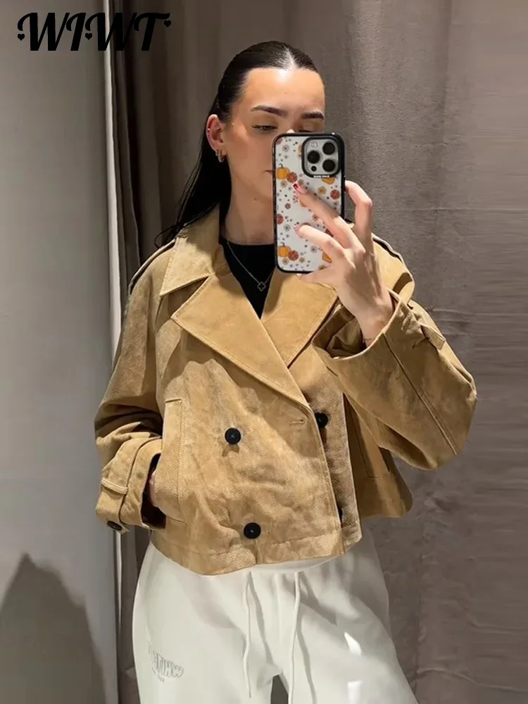 veste courte kaki à double boutonnage pour femme, manteaux de rue à col rabattu et poches à boutons, streetwear décontracté, nouvelle collection automne 2025 veste courte kaki à double boutonnage pour femme, manteaux de rue à col rabattu et poches à boutons, streetwear décontracté, nouvelle collection automne 2025