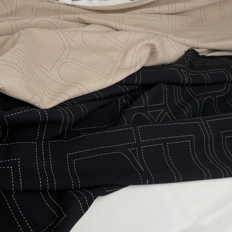 Tissu imprimé noir ingent, vêtements respectueux de la peau, manteau de robe, lin et coton, matériel de bricolage, gril à coudre au mètre Tissu imprimé noir ingent, vêtements respectueux de la peau, manteau de robe, lin et coton, matériel de bricolage, gril à coudre au mètre