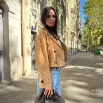 Veste courte kaki à Double boutonnage pour femme, manteaux de rue à col rabattu et poches à boutons, Streetwear décontracté, nouvelle collection automne 2025 Veste courte kaki à Double boutonnage pour femme, manteaux de rue à col rabattu et poches à boutons, Streetwear décontracté, nouvelle collection automne 2025