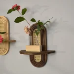 Étagère murale suspendue de Style nordique, en rotin indonésien japonais, support à fleurs en bois massif, décoration murale pour maison Étagère murale suspendue de Style nordique, en rotin indonésien japonais, support à fleurs en bois massif, décoration murale pour maison