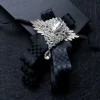 Collier formel rétro en strass pour hommes, fleur en cristal, élégant, nœud papillon, Style britannique, Vintage, accessoire de costume pour hommes Collier formel rétro en strass pour hommes, fleur en cristal, élégant, nœud papillon, Style britannique, Vintage, accessoire de costume pour hommes