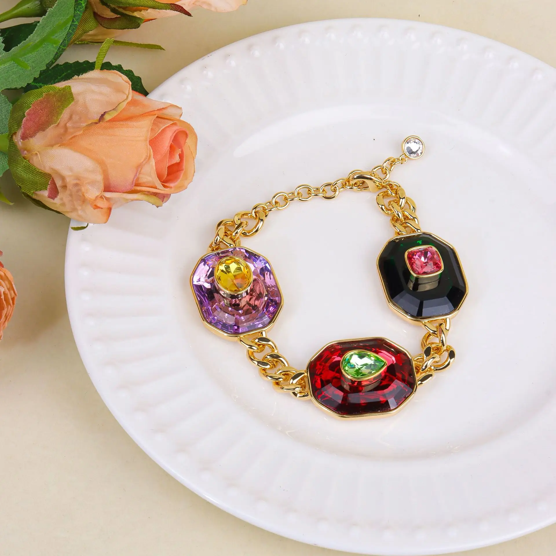 ensemble de bijoux en cristal pour femmes, collier et boucles d'oreilles de luxe léger, accessoires dopamine colorés ensemble de bijoux en cristal pour femmes, collier et boucles d'oreilles de luxe léger, accessoires dopamine colorés