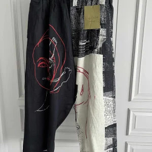 Conception originale TOP-YAMAMOTO : pantalon à la cheville à imprimé floral Yuka Asakura, pantalon à jambes larges Conception originale TOP-YAMAMOTO : pantalon à la cheville à imprimé floral Yuka Asakura, pantalon à jambes larges