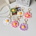 Pendentif fleur de marguerite fait à la main au Crochet pour sac à main, produits finis au Crochet, porte-clés à fleurs tricotées, accessoires au Crochet