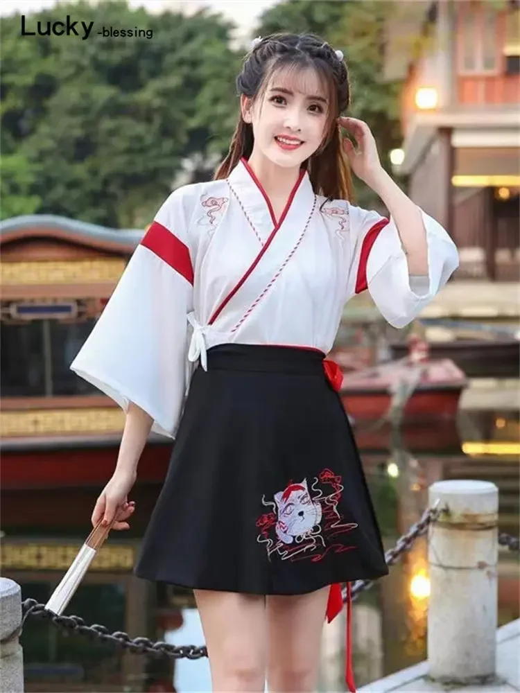 Robe Kimono japonaise pour femme, jupe brodée de chat noir et blanc, vêtements Vintage asiatiques, costume harajuku de Cosplay Anime de fête du Yukat Robe Kimono japonaise pour femme, jupe brodée de chat noir et blanc, vêtements Vintage asiatiques, costume harajuku de Cosplay Anime de fête du Yukat