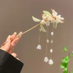 Pince à cheveux élégante de Style chinois, bâton à pompon, Design Floral traditionnel, accessoire de coiffure, bijoux pour femmes, épingle à cheveux, aiguille pour cheveux