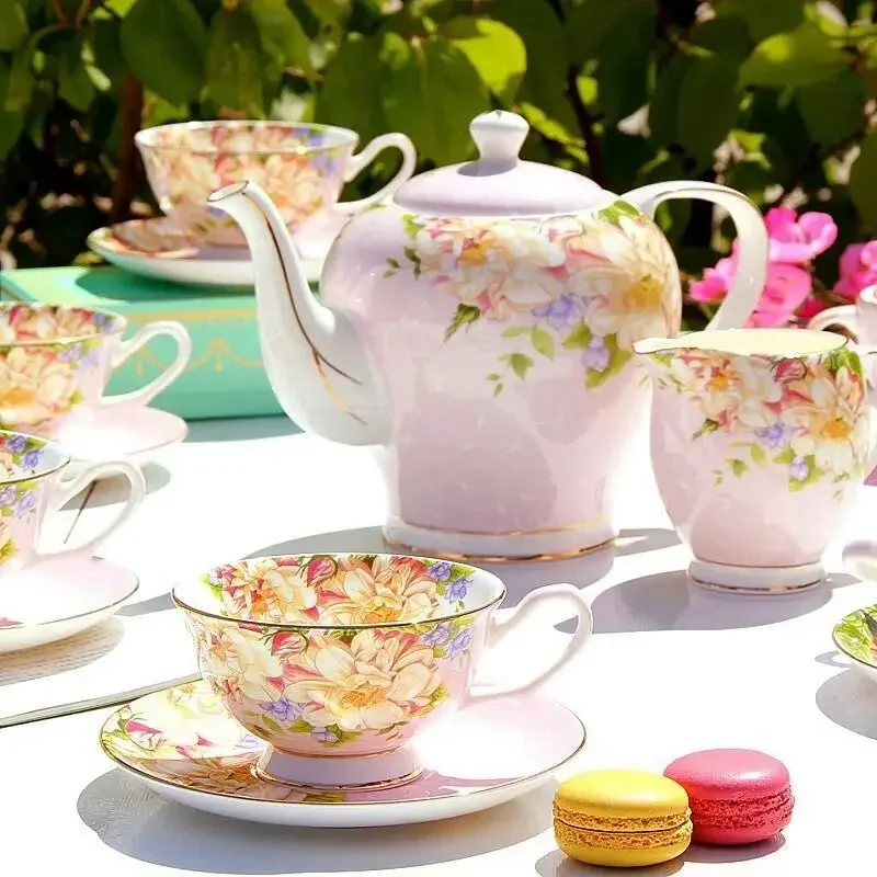 service à café européen 15 pièces, théière à fleurs en céramique, tasse en porcelaine à la mode et porcelaine domestique service à café européen 15 pièces, théière à fleurs en céramique, tasse en porcelaine à la mode et porcelaine domestique