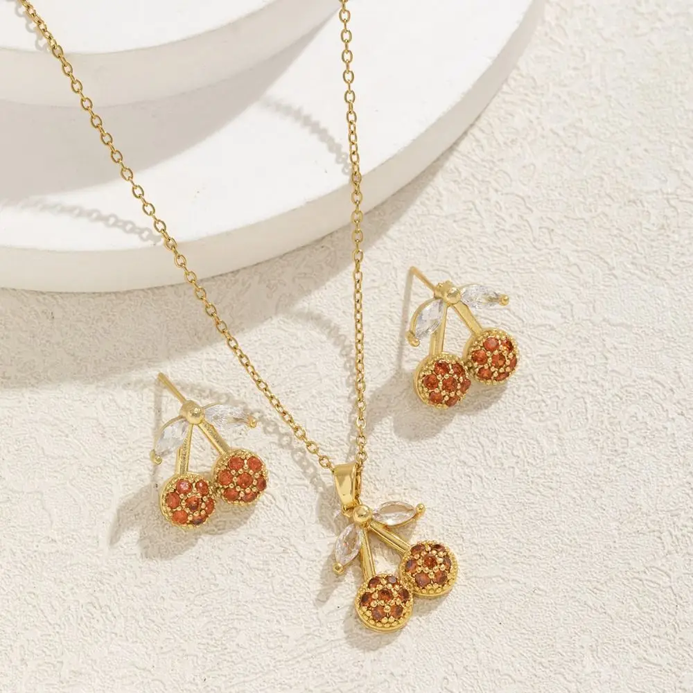 costume de bijoux cerise en cristal strass, tendance, léger, luxe, exquis, collier, boucles d'oreilles, ensemble de collier cerise douce, fête costume de bijoux cerise en cristal strass, tendance, léger, luxe, exquis, collier, boucles d'oreilles, ensemble de collier cerise douce, fête