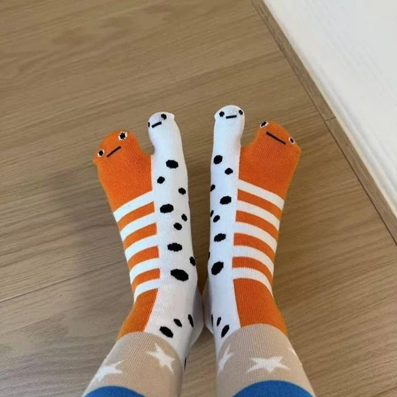 nouveau style filles mignon drôle bout fendu mi tube chaussettes dessin animé abstrait laid anguille aquarium couple chaussettes à la mode respirant chaussette nouveau style filles mignon drôle bout fendu mi tube chaussettes dessin animé abstrait laid anguille aquarium couple chaussettes à la mode respirant chaussette