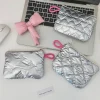 Argent Lingge Bow motif porte-monnaie petite toile porte-monnaie dame filles écouteur pièce de monnaie clé argent sac de rangement pochette à fermeture éclair 2025 Argent Lingge Bow motif porte-monnaie petite toile porte-monnaie dame filles écouteur pièce de monnaie clé argent sac de rangement pochette à fermeture éclair 2025