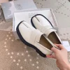 tabi ninja – chaussures unisexes pour hommes et femmes, mocassins à semelle épaisse et bout fendu, mocassins en cuir verni pour couple, chaussures de marche en plein air