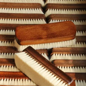 Brosse à chaussures en laine, soins du cuir, vernis à chaussures, nettoyant pour bottes, soins de chaussures, brosse à chaussures multifonctionnelle en laine douce avec manche en bois