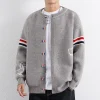 veste cardigan tricotée pour hommes, automne et hiver, style collégial, pull à col montant en pin large, pull décontracté à rayures coréennes